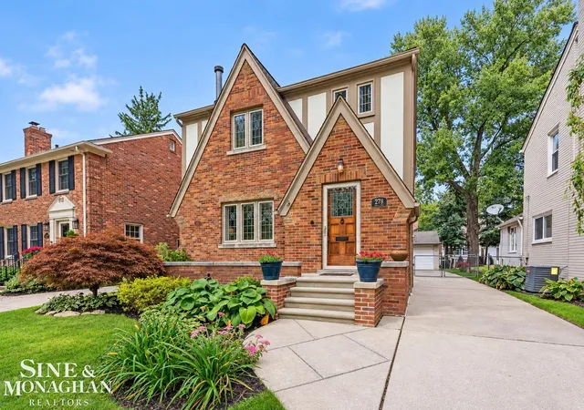 Photo 1 of Sale Pending at 278 Moran Rd, Grosse Pointe Farms, MI 48236 | MLS# 58050223389 | Listing updated on 2026-10-09