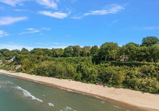 Photo 2 of Single family home for sale at 4611 Park Ave, Benton Harbor, MI 49022 | MLS# 69026051970 | Listing updated on 2026-10-08