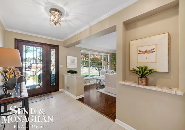 Photo 4 of Single family home for sale at 605 Hidden Ln, Grosse Pointe Woods, MI 48236 | MLS# 58050223395 | Listing updated on 2026-10-05