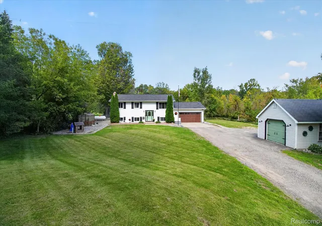Photo 1 of Sale Pending at 6645 Dunn Rd, Howell, MI 48855 | MLS# 20261079029 | Listing updated on 2026-10-22