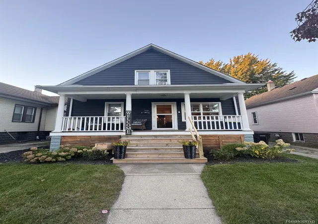 Photo 1 of Single family home for sale at 516 Poplar St, Wyandotte, MI 48192 | MLS# 20261079039 | Listing updated on 2026-10-19