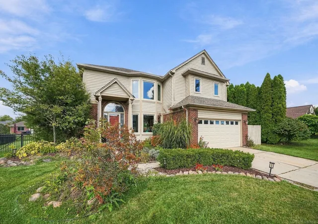 Photo 2 of Single family home for sale at 15791 Retreat Dr, Macomb, MI 48042 | MLS# 58050223403 | Listing updated on 2026-10-12