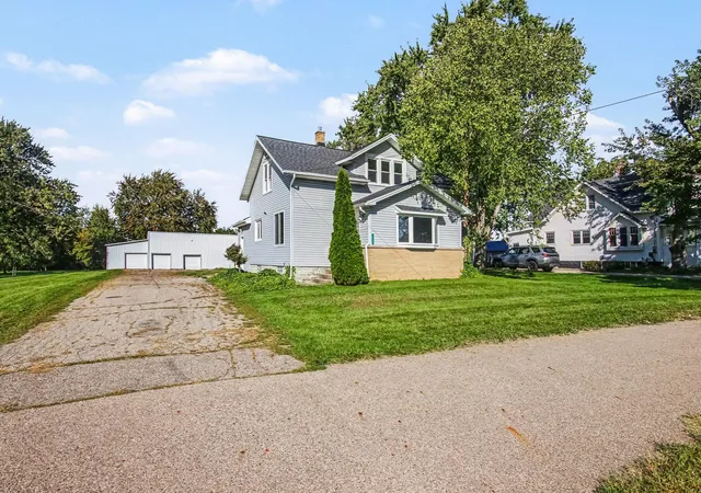 Photo 1 of Single family home for sale at 871 64th Avenue, Zeeland, MI 49464 | MLS# 65026051996 | Listing updated on 2026-10-20