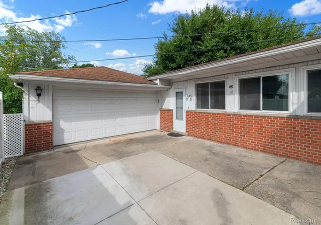 Photo 4 of Single family home for sale at 9971 Merriman Rd, Livonia, MI 48150 | MLS# 20261079061 | Listing updated on 2026-10-19