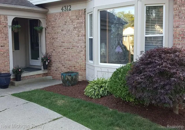 Photo 2 of Single family home for sale at 4312 S Mcnay Ct, West Bloomfield, MI 48323 | MLS# 20261079062 | Listing updated on 2026-10-21