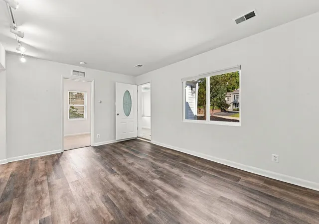 Photo 2 of Single family home for sale at 118 Dekalb St, Walled Lake, MI 48390 | MLS# 81026052005 | Listing updated on 2026-10-08