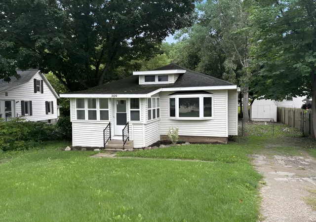Photo 1 of Single family home for sale at 309 W Riverside Dr, Ionia, MI 48846 | MLS# 65026052011 | Listing updated on 2026-10-07