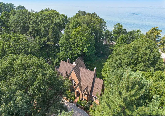 Photo 1 of Single family home for sale at 5285 N Lakeshore Dr, Holland, MI 49424 | MLS# 65026052028 | Listing updated on 2026-10-05