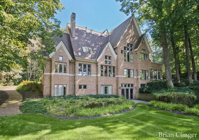 Photo 2 of Single family home for sale at 5285 N Lakeshore Dr, Holland, MI 49424 | MLS# 65026052028 | Listing updated on 2026-10-05