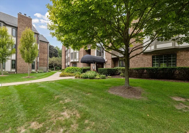 Photo 3 of Condo for sale at 797 Deer Ct, Plymouth, MI 48170 | MLS# 81026052033 | Listing updated on 2026-10-12