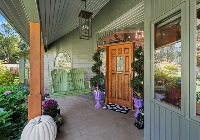 Photo 3 of Single family home for sale at 93 Lynwood Dr, Battle Creek, MI 49015 | MLS# 66026052043 | Listing updated on 2026-10-12