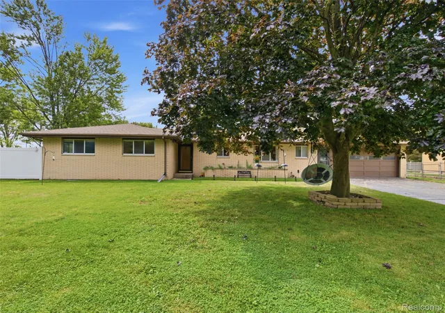 Photo 1 of Sale Pending at 2714 Fairfield Dr, Bay City, MI 48706 | MLS# 20261079140 | Listing updated on 2026-10-18