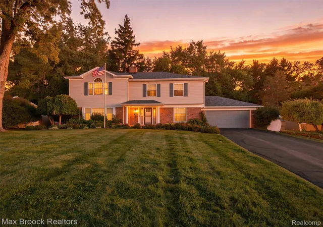 Photo 1 of Single family home for sale at 3548 Valleyview Ct, West Bloomfield, MI 48323 | MLS# 20261079142 | Listing updated on 2026-10-11