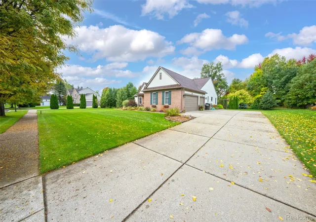 Photo 2 of Single family home for sale at 10199 Wellington Dr, Clarkston, MI 48348 | MLS# 20261079148 | Listing updated on 2026-10-18