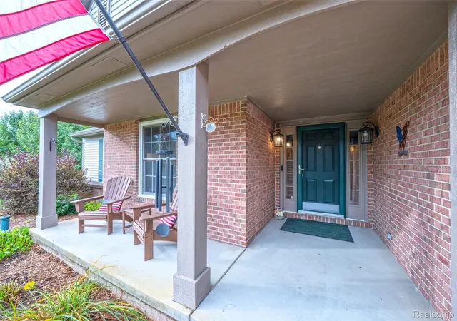 Photo 3 of Single family home for sale at 10199 Wellington Dr, Clarkston, MI 48348 | MLS# 20261079148 | Listing updated on 2026-10-18