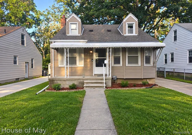 Photo 1 of Single family home for sale at 1523 Etowah Ave, Royal Oak, MI 48067 | MLS# 20261079150 | Listing updated on 2026-10-07