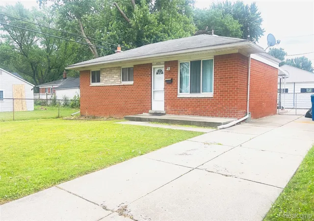 Photo 3 of Single family home for sale at 4224 Garrick Ave, Warren, MI 48091 | MLS# 20261079172 | Listing updated on 2026-10-11