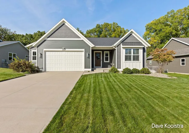 Photo 1 of Single family home for sale at 1657 Sw Mulligan Dr, Wyoming, MI 49519 | MLS# 65026052065 | Listing updated on 2026-10-12