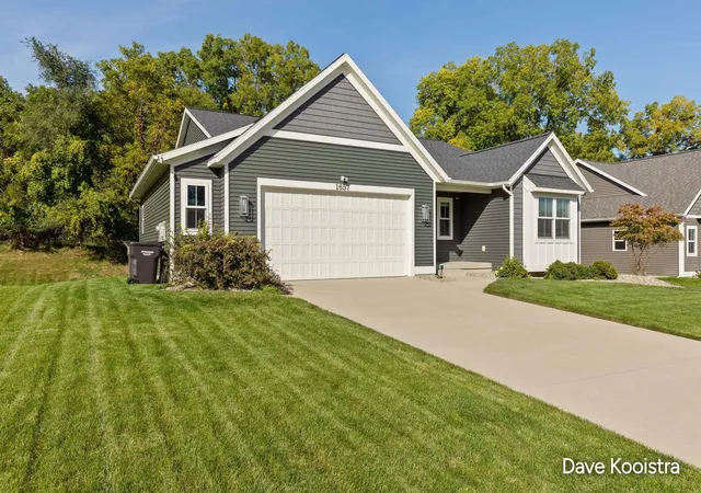 Photo 3 of Single family home for sale at 1657 Sw Mulligan Dr, Wyoming, MI 49519 | MLS# 65026052065 | Listing updated on 2026-10-12