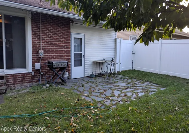Photo 3 of Single family home for sale at 33608 Arrowhead St, Westland, MI 48185 | MLS# 20261079177 | Listing updated on 2026-10-16