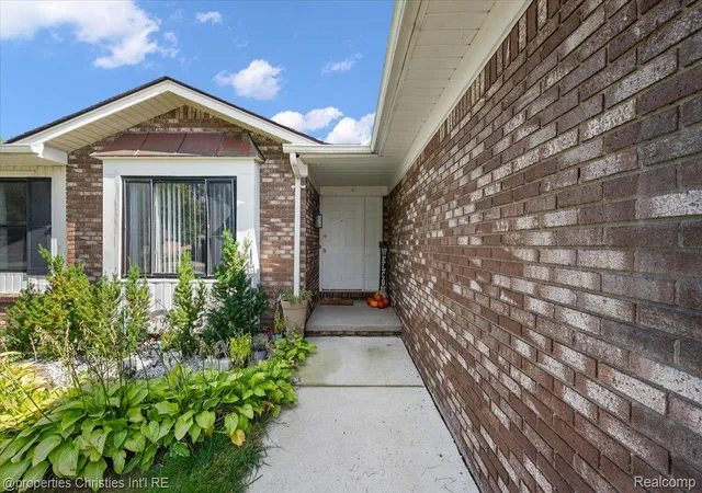 Photo 3 of Single family home for sale at 38364 Yonkers Dr, Sterling Heights, MI 48310 | MLS# 20261079180 | Listing updated on 2026-10-18