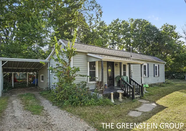 Photo 3 of Single family home for sale at 102 Della Ct, Allegan, MI 49010 | MLS# 71026052070 | Listing updated on 2026-10-19