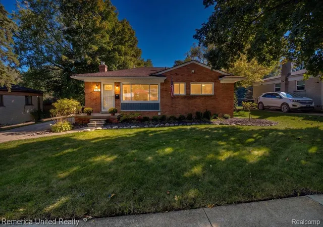 Photo 1 of Sale Pending at 826 Squire Ln, Milford, MI 48381 | MLS# 20261079191 | Listing updated on 2026-10-15