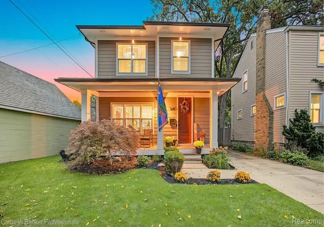 Photo 3 of Single family home for sale at 518 Curry Ave, Royal Oak, MI 48067 | MLS# 20261079197 | Listing updated on 2026-10-11