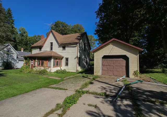 Photo 2 of Single family home for sale at 222 N Rowland St, Cassopolis, MI 49031 | MLS# 68026052086 | Listing updated on 2026-10-06