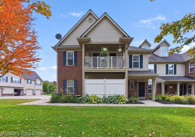 Listing Photo 1 - Condo for sale in building located at 4051 Hampton Ridge Blvd, Howell, MI 48843