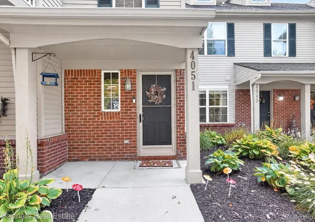 Listing Photo 5 - Condo for sale in building located at 4051 Hampton Ridge Blvd, Howell, MI 48843