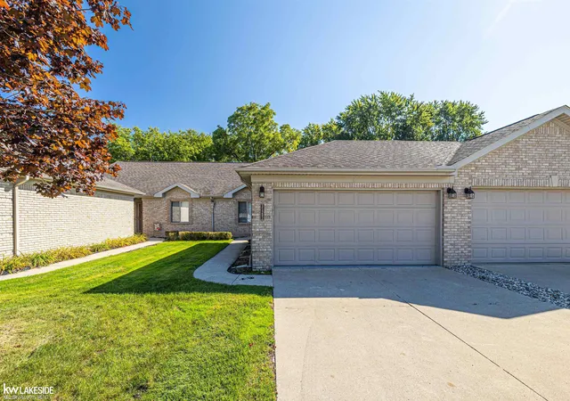 Photo 1 of Condo for sale at 35292 Silver Maple Dr, Clinton Township, MI 48035 | MLS# 58050223439 | Listing updated on 2026-10-08