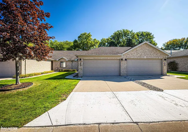 Photo 2 of Condo for sale at 35292 Silver Maple Dr, Clinton Township, MI 48035 | MLS# 58050223439 | Listing updated on 2026-10-08