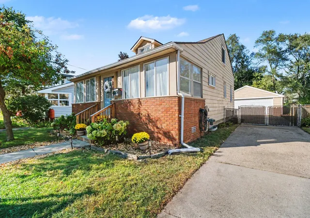 Photo 3 of Single family home for sale at 1616 Albany St, Ferndale, MI 48220 | MLS# 65026052092 | Listing updated on 2026-10-07