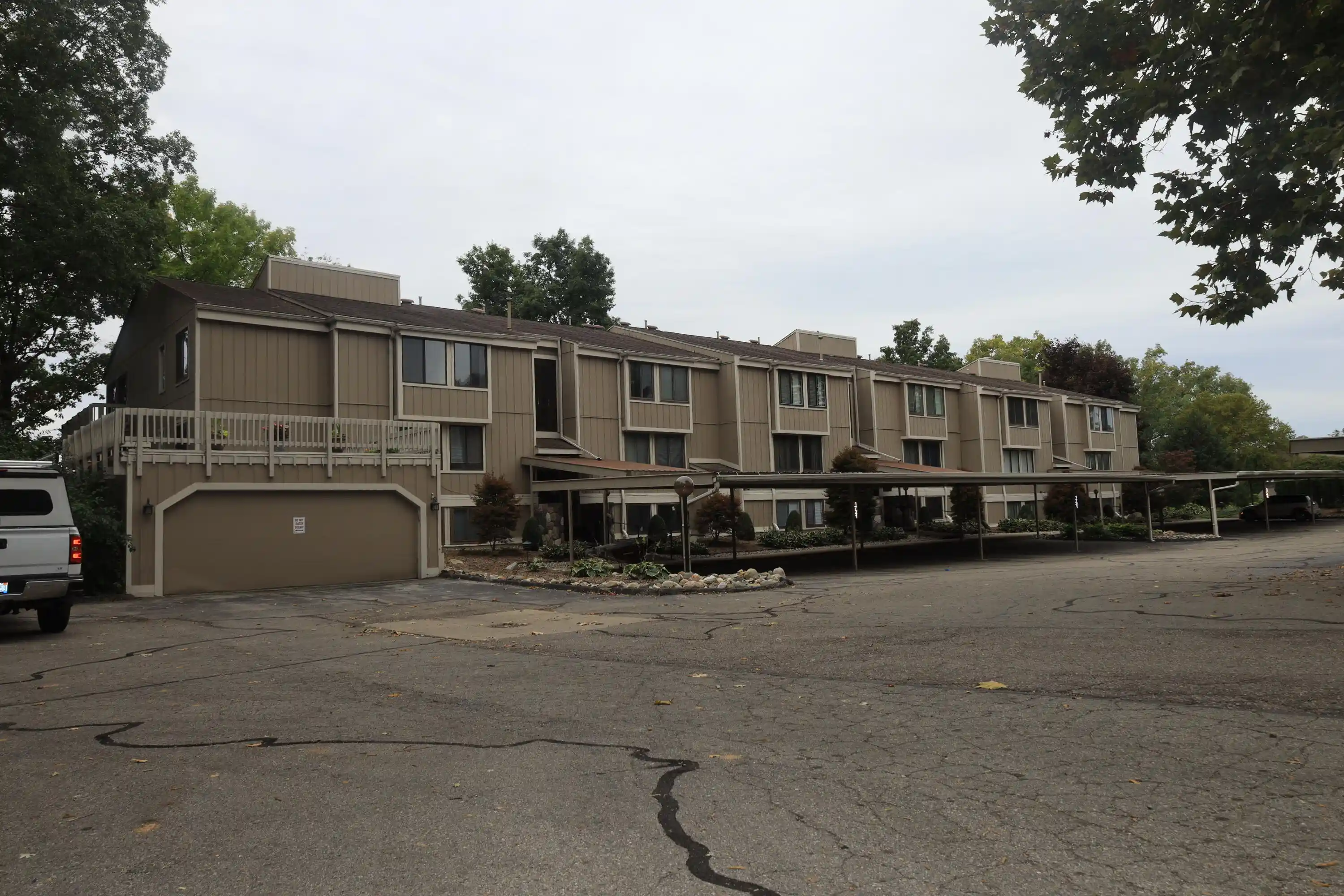 Listing Photo 1 - Condo for sale in 1731 Cliff's Lndg located at 1731 Cliff's Lndg, Ypsilanti, MI 48198 - Unit 1731 Cliff's Landing
