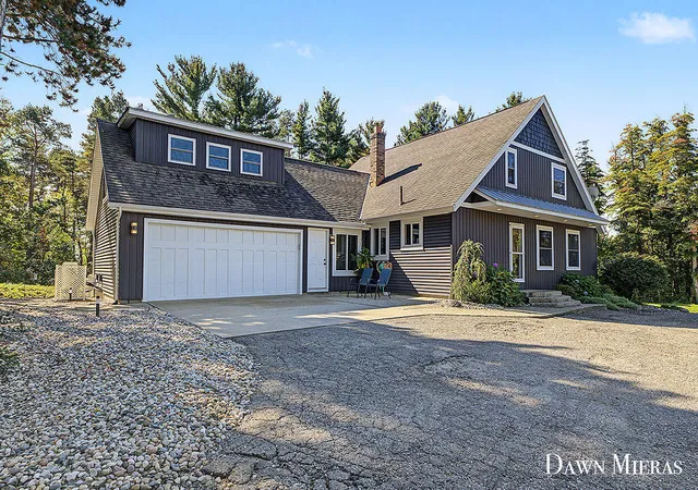 Photo 2 of Single family home for sale at 8384 Baldwin St, Zeeland, MI 49464 | MLS# 65026052105 | Listing updated on 2026-10-15