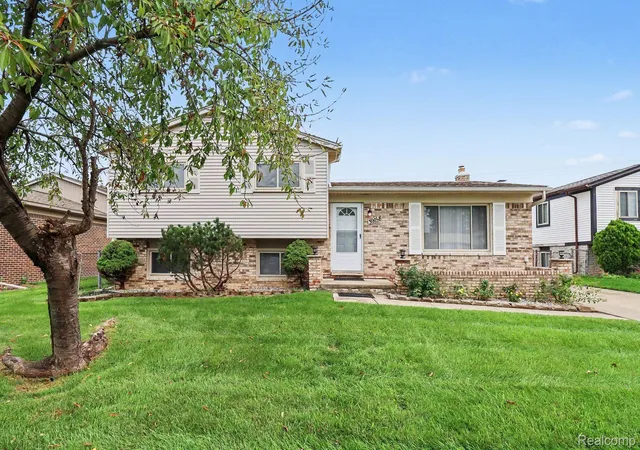 Photo 2 of Single family home for sale at 39158 Roland Dr, Sterling Heights, MI 48310 | MLS# 20261079254 | Listing updated on 2026-10-05