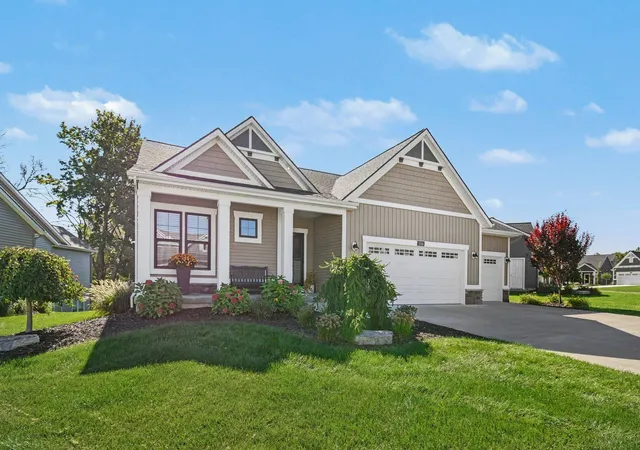 Photo 3 of Condo for sale at 3104 Brayridge Dr #7, Jenison, MI 49428 | MLS# 65026052120 | Listing updated on 2026-10-07