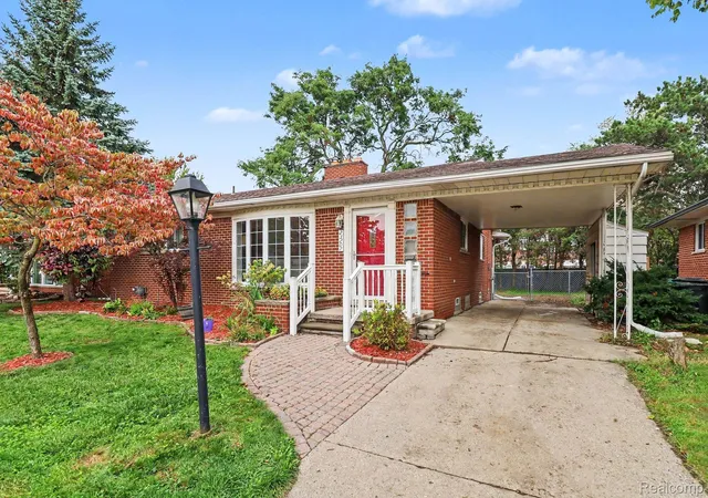 Photo 3 of Single family home for sale at 23207 Norcrest Dr, Saint Clair Shores, MI 48080 | MLS# 20261079260 | Listing updated on 2026-10-10
