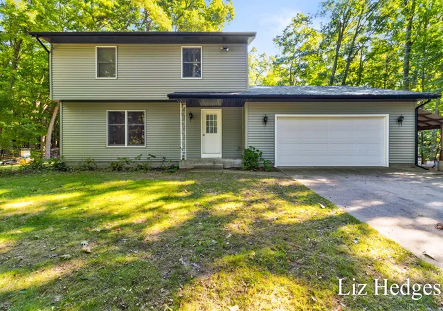 Photo 3 of Single family home for sale at 8756 Westwood Ln, Montague, MI 49437 | MLS# 71026052134 | Listing updated on 2026-10-09