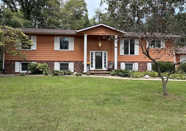 Single family home for sale at 9511 East Ml Ave, Galesburg, MI 49053 | MLS# 65026052136