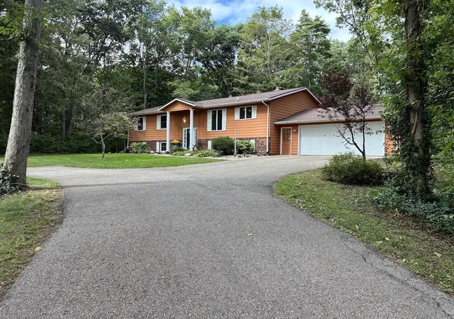 Photo 2 of Single family home for sale at 9511 E Mill Ave, Galesburg, MI 49053 | MLS# 65026052136 | Listing updated on 2026-10-21