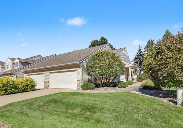Photo 1 of Condo for sale at 2977 Pebblestone Dr #6, Hudsonville, MI 49426 | MLS# 65026052140 | Listing updated on 2026-10-08