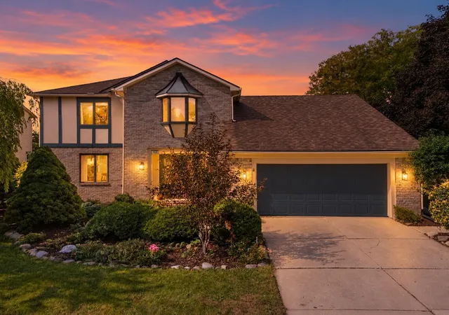 Photo 1 of Single family home for sale at 612 Burr Oak Dr, Ann Arbor, MI 48103 | MLS# 81026052141 | Listing updated on 2026-10-29