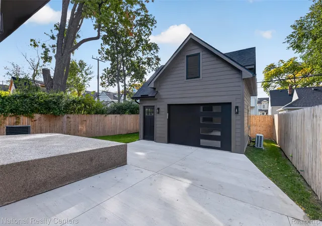 Photo 4 of Single family home for sale at 1292 Holland St, Birmingham, MI 48009 | MLS# 20261079284 | Listing updated on 2026-10-12
