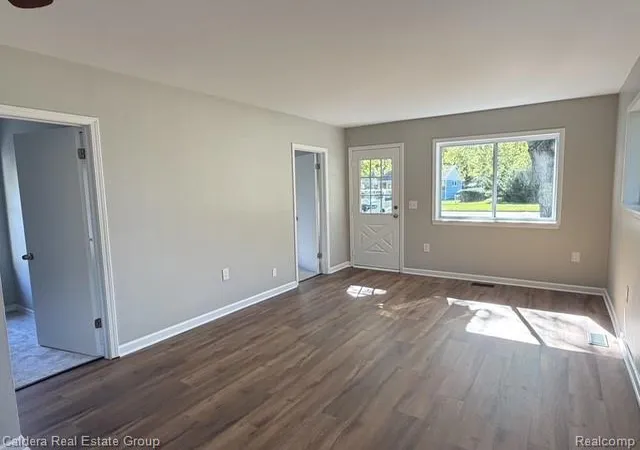 Photo 2 of Single family home for sale at 648 W Clinton St, Howell, MI 48843 | MLS# 20261079286 | Listing updated on 2026-10-05
