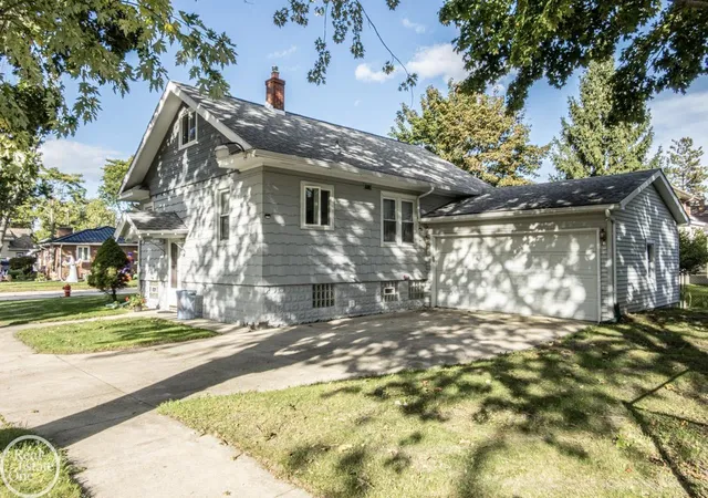 Photo 1 of Single family home for sale at 1434 Pine St, Port Huron, MI 48060 | MLS# 58050223476 | Listing updated on 2026-10-03
