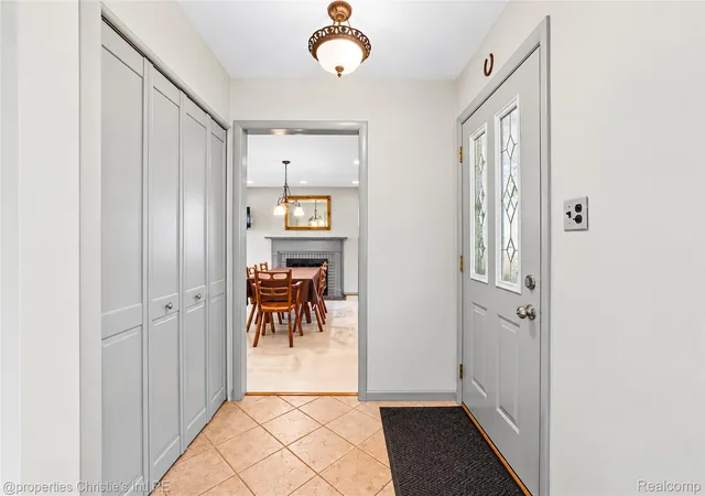 Photo 2 of Single family home for sale at 24187 S Duncan Cir, Farmington Hills, MI 48336 | MLS# 20261079323 | Listing updated on 2026-10-10