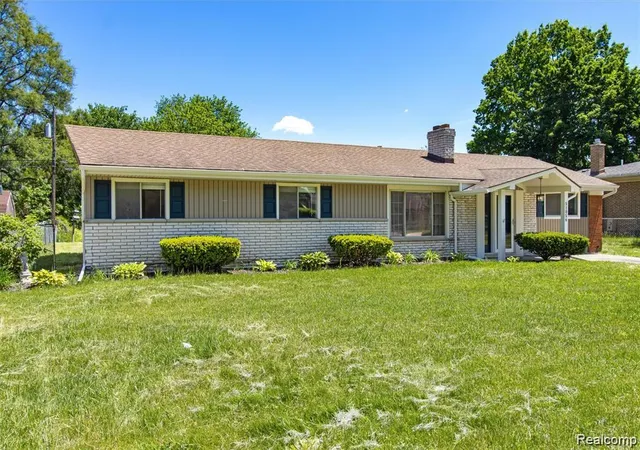 Photo 2 of Single family home for sale at 51056 Fairlane Dr, Shelby Township, MI 48316 | MLS# 20261079324 | Listing updated on 2026-10-10