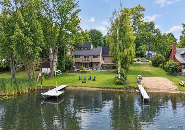 Photo 1 of Single family home for sale at 4341 Cornith Dr, Lake Orion, MI 48359 | MLS# 20261079332 | Listing updated on 2026-10-15